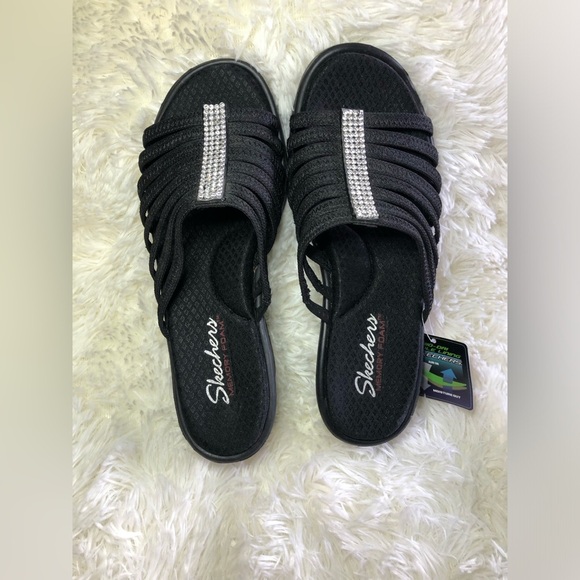 Skechers Women's Black Sandals with Silver Accents NWT size 9 - Picture 1 of 15